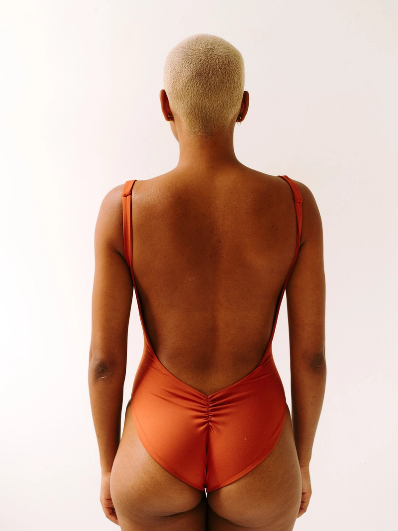 Londre - The Minimalist Swimsuit - Sculpting Clay